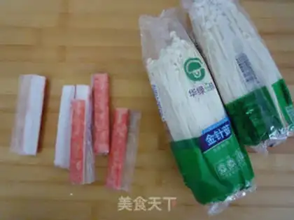 Make Crab sticks with golden needle mushrooms step 0
