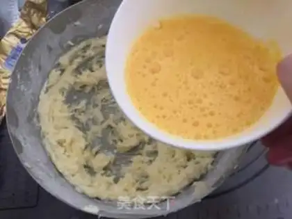 Make A pound cake of clot nuts step 2