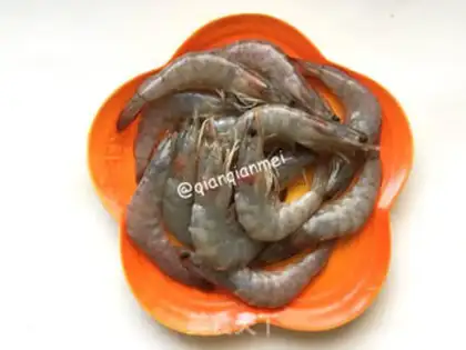 Make Fresh salt shrimp step 1