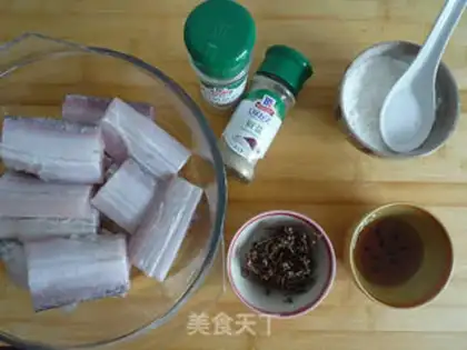 Make Pyre salt and a fried fish step 0