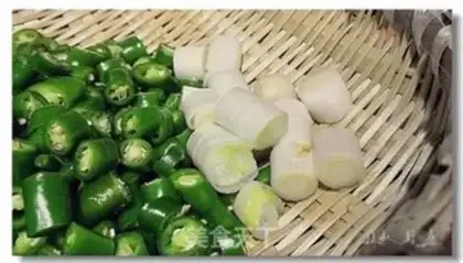 Make Pepper Frog Firepot step 14