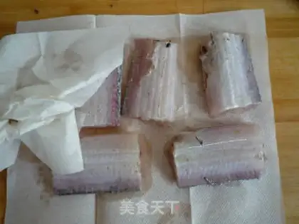 Make Pyre salt and a fried fish step 4