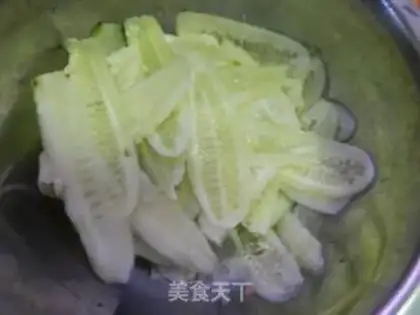 Make cucumber with a golden pin mushroom step 0