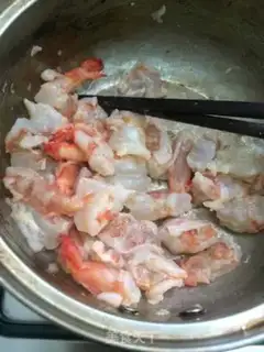 Make lily shrimp salad step 2