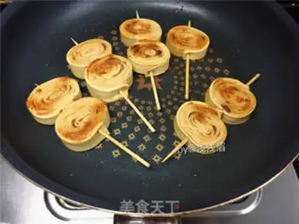 Make Sweet bean rolls step 5