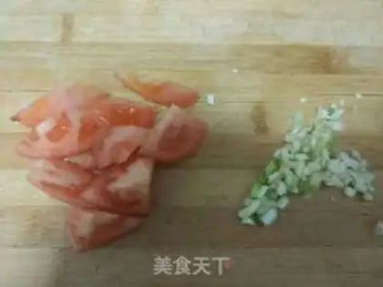 Make Tomato gravy fried eggs step 1