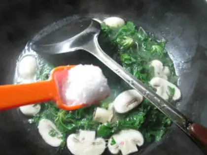Make A fan of mushroom cuisine step 4