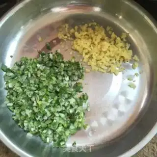 Make Sour soup and veggie dumplings step 3