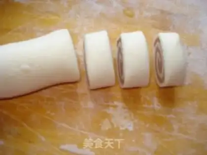 Make Snail roll step 2