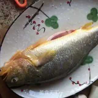 Make Fresh yellow fish step 1