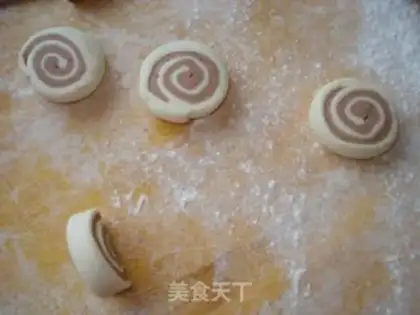 Make Snail roll step 4