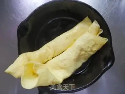 Make Egg roll noodles step 1