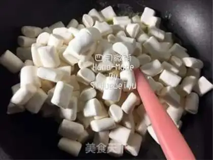 Make Coffee Cow Rolling Sugar step 2