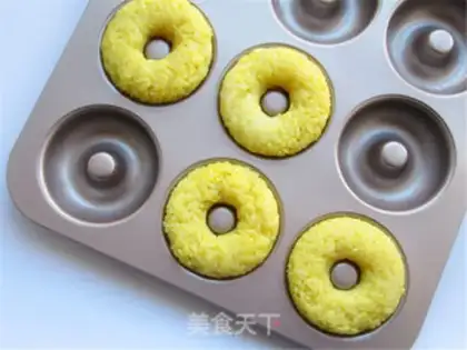 Make Honeybee donuts step 3