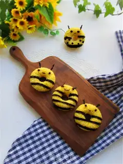 Make Honeybee donuts step 5