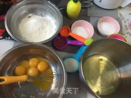 Make Strawberry naked cake step 0