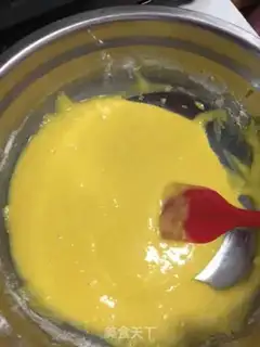 Make Strawberry naked cake step 6