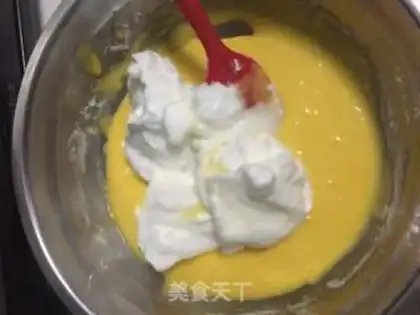 Make Strawberry naked cake step 7