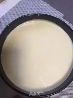 Make Strawberry naked cake step 8
