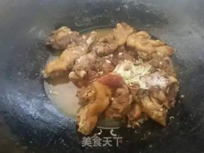 Make The big rural pot roasted pig hoof step 4