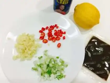 Make Curry shrimp step 0