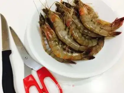 Make Curry shrimp step 1