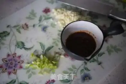 Make Bean sauce and crystal sheeting step 24