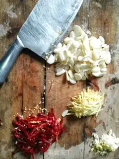 Make Sichuan spicy chicken step 0