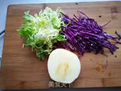 Make A sea cucumber salad step 4