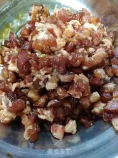 Make Onion sauce meat buns step 1