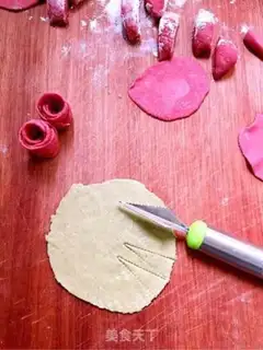 Make Red roses step 12