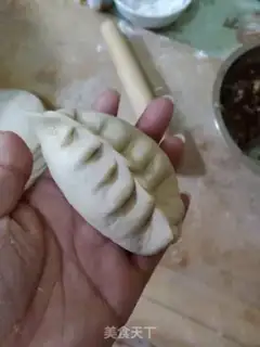 Make Onion sauce meat buns step 6