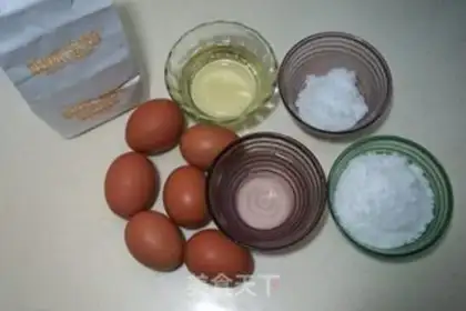 Make Strawberry cream cake step 0