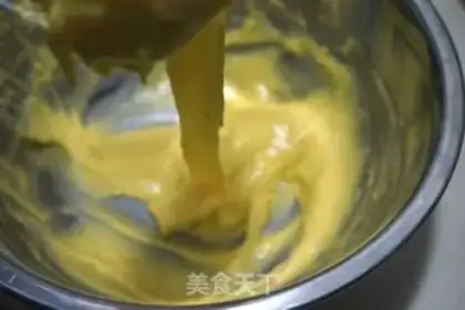 Make Strawberry cream cake step 5