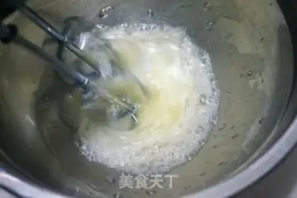 Make Strawberry cream cake step 6
