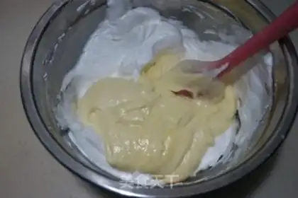 Make Strawberry cream cake step 11