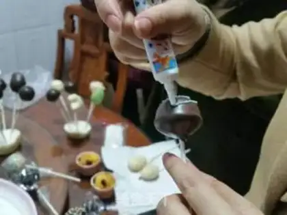Make Lollipop cake step 4