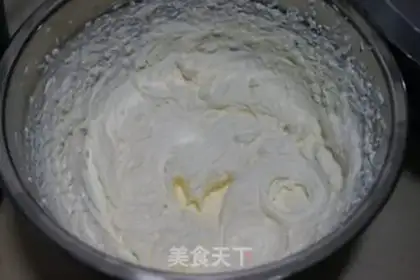 Make Strawberry cream cake step 17