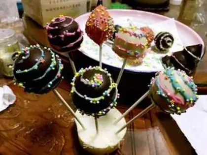 Make Lollipop cake step 9