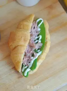 Make Tuna sandwich step 5