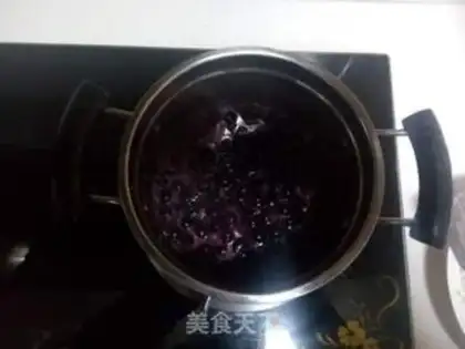 Make Cinnamon blueberry sauce step 0