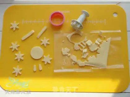 Make A little girl with a firecracker step 2