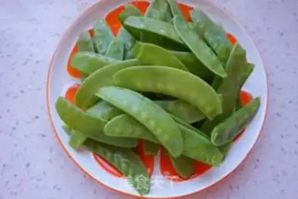 Make Garlic Dutch beans step 0