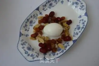 Make Red dates, yellow eggs and sugar step 1