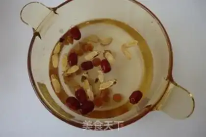 Make Red dates, yellow eggs and sugar step 2