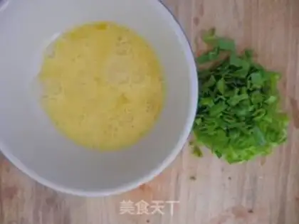 Make Garlic egg cream step 1