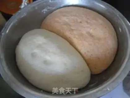 Make Slice double-coloured rolls step 5