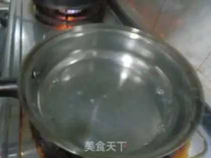 Make Eggs and yellow pans step 4