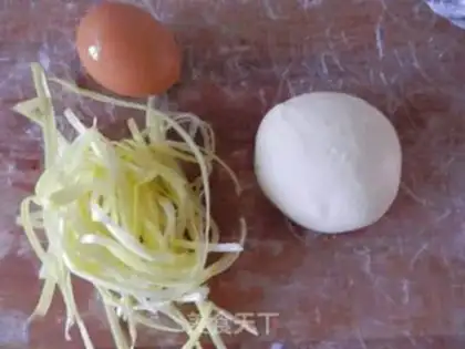 Make Eggs and eggs and yellow knobs step 0