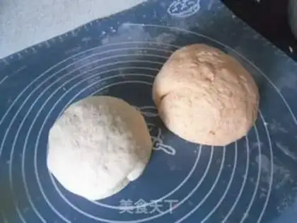 Make Slice double-coloured rolls step 6
